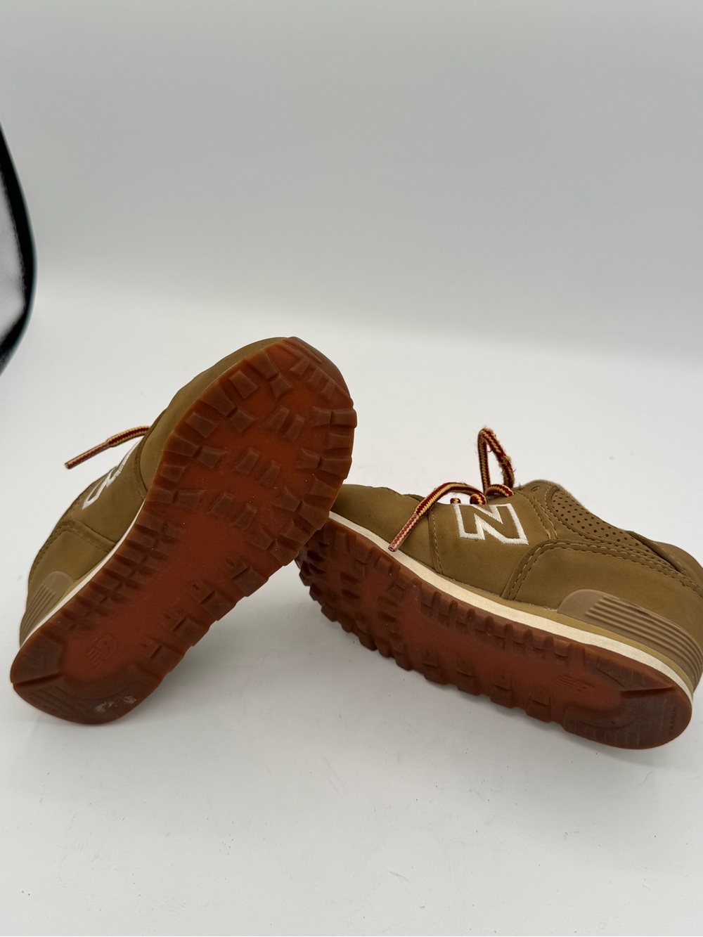 New Balance Kids Tan and Brown Sneakers with Striped Laces - Picture 5 of 7